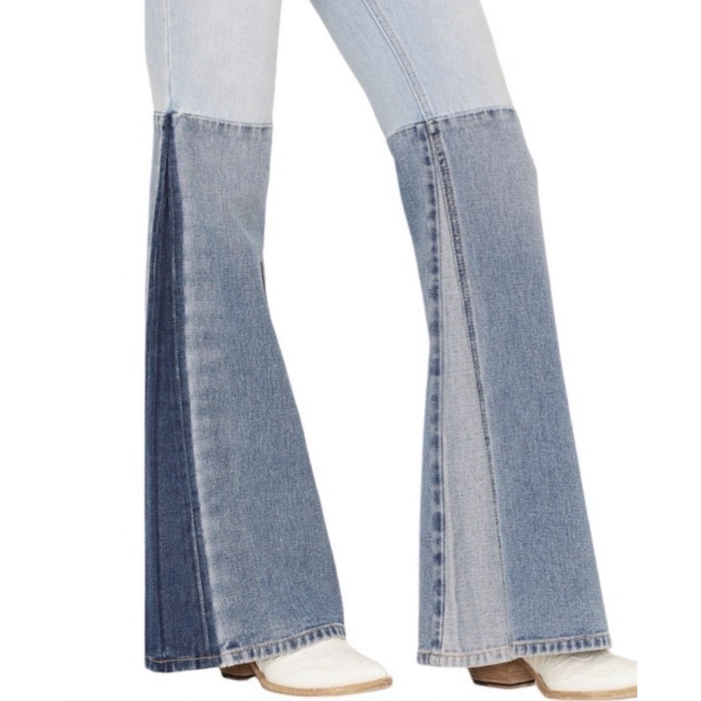 SHYANNE WOMEN'S TWO TONE LIGHT WASH HIGH RISE FLARE JEANS 33‎ SHORT Western - Picture 2 of 14